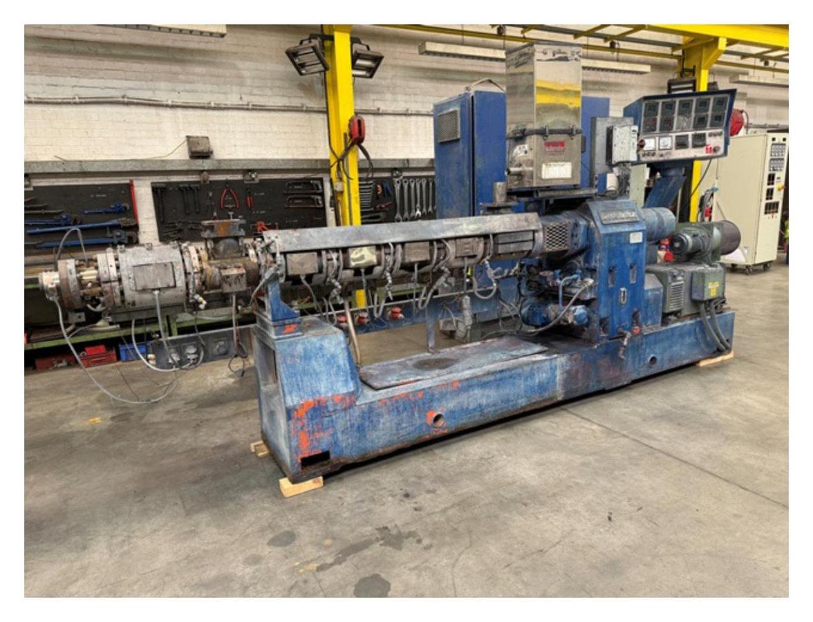 Used 67mm Leistritz Model ZSE67 GL 34D Twin Screw Extruder. 75kw Motor 300 Rpm Max Screw Speed. Double Vented With Control Panel. 1993