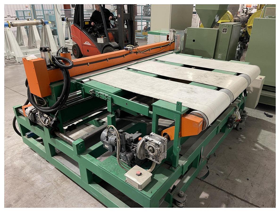 Used 1700mm Virginio Mai Transverse Travelling Saw With Dust Extraction.