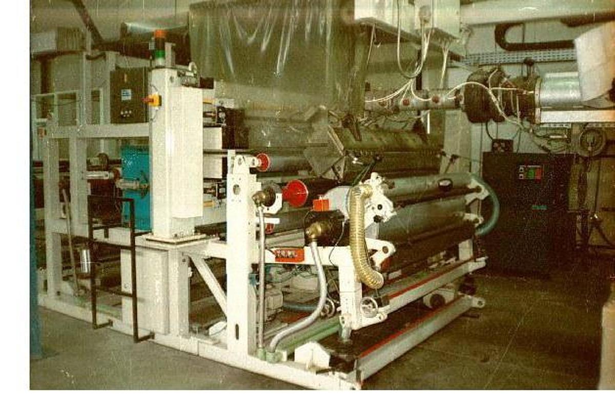 Used 1600mm Reifenhauser Mono Layer Cast Line. 100mm Reifenhauser Extruder, 132 Kw Motor. 1600mm Wide Cooling Rolls 500 X 200 X 200. 4 Station Winder