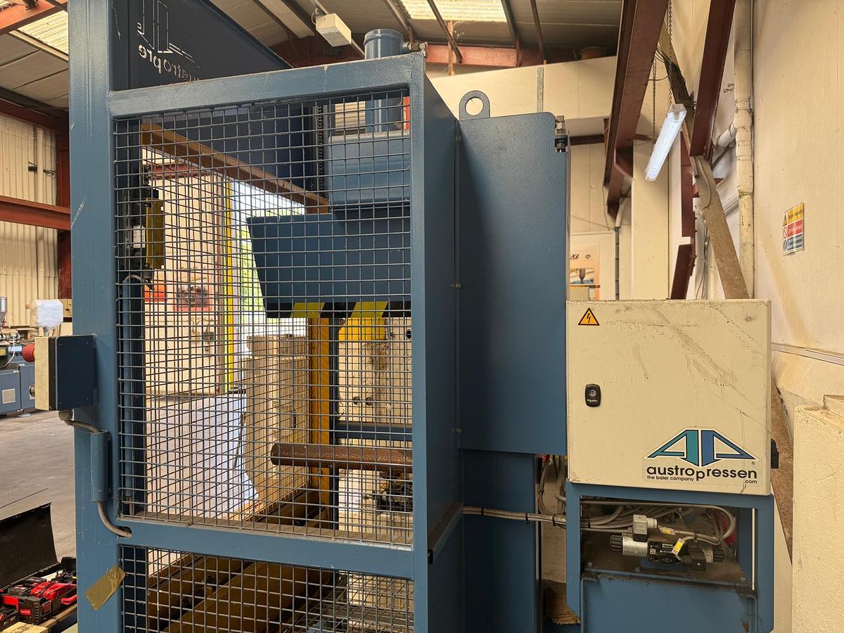 Used 1200mm wide Austropressen Roll splitting machine 2021 Model RS12 with guarding