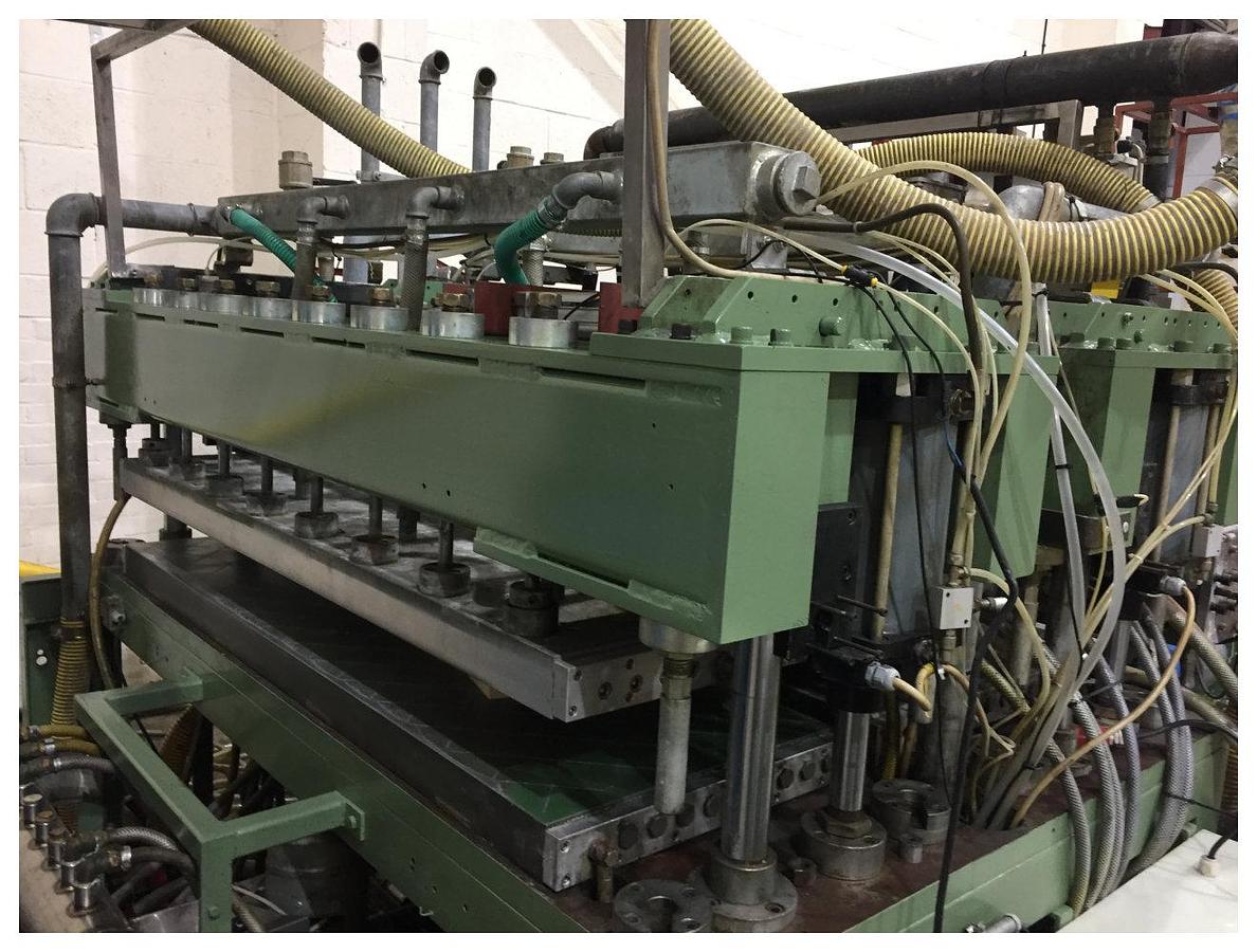 Used 1400mm wide Welex Rossi PP twin wall line, Running 1-5mm ;120mm extruder, s/changer, die, calibrator, hauloff, oven, haul off, guillotine.