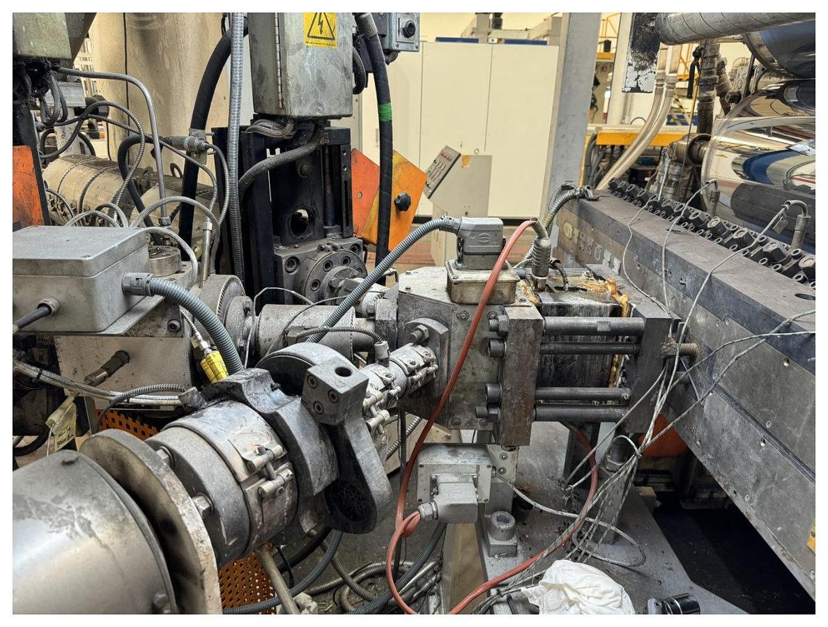Used 1500mm Davis Standard coextrusion sheet line with 90mm,60mm,60mm extruders. 1400mm die 0.5-8mm. 5 layers. 1500mm x 460mm, haul off, shear 2001