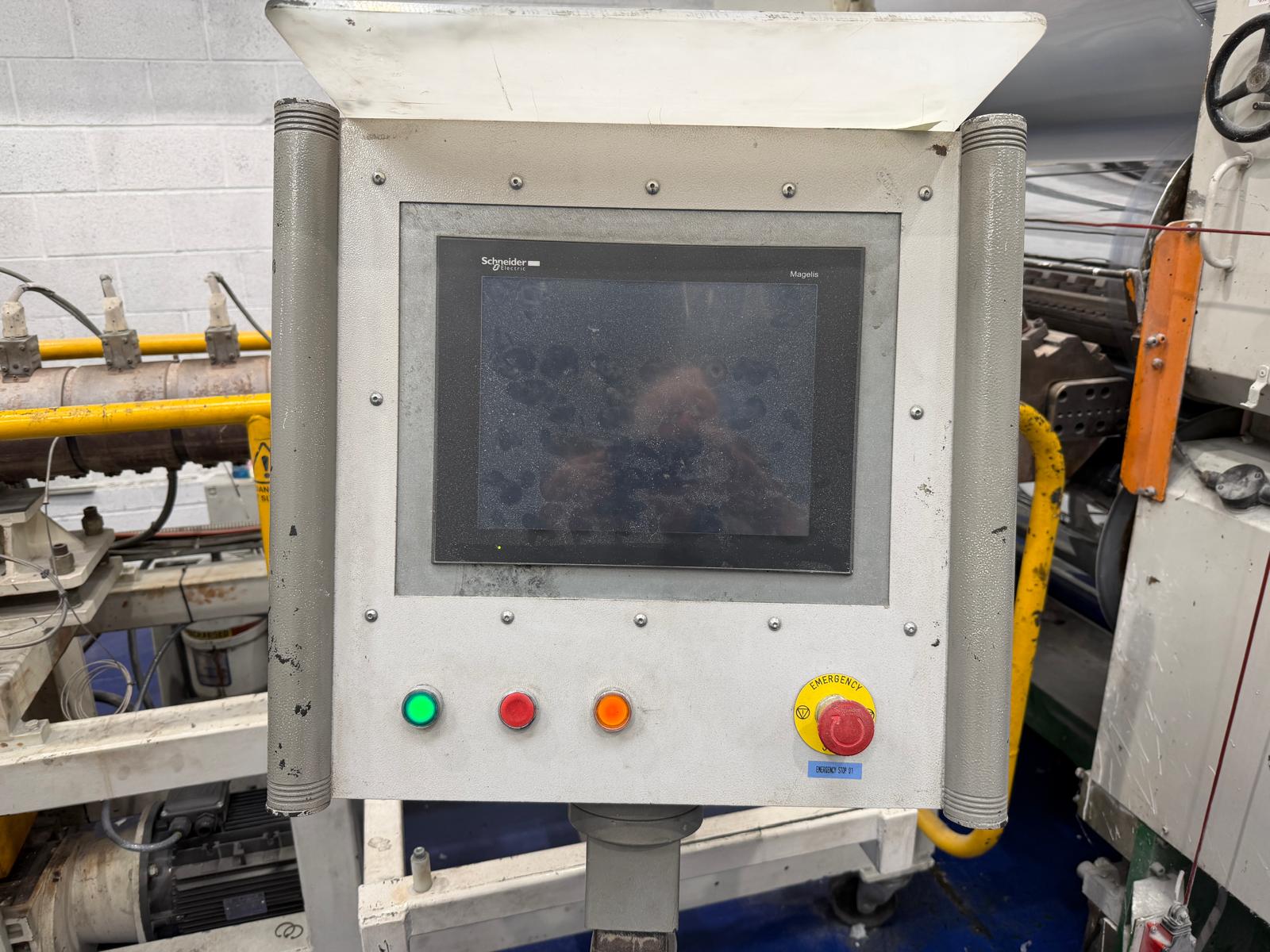 Used 1000mm wide Battenfeld sheet extrusion line. 120mm extruder, gear pump, 900mm die, 1000mm x 450mm stack, haul off 2 station winder.