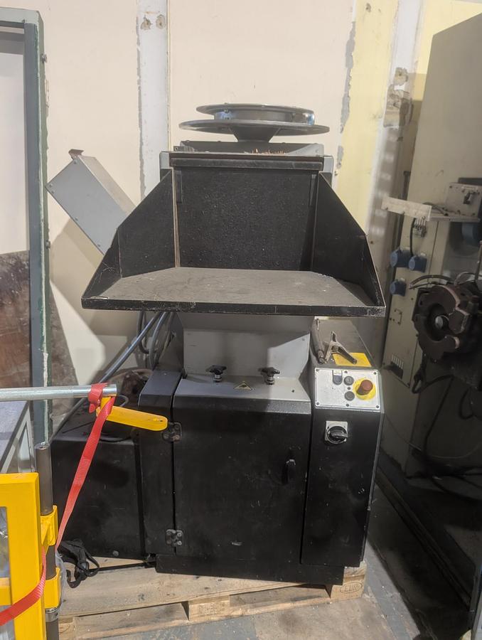 Used 360mm x 200mm Rapid model G200-36KU with 7.5kw motor. 2014