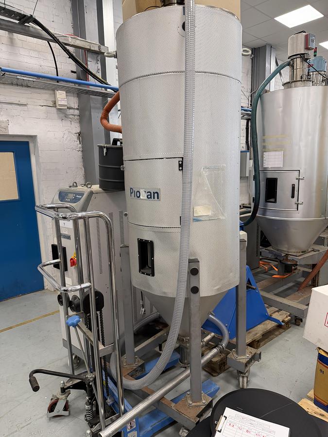 Used 500litre Piovan dryer model DPM615 2015