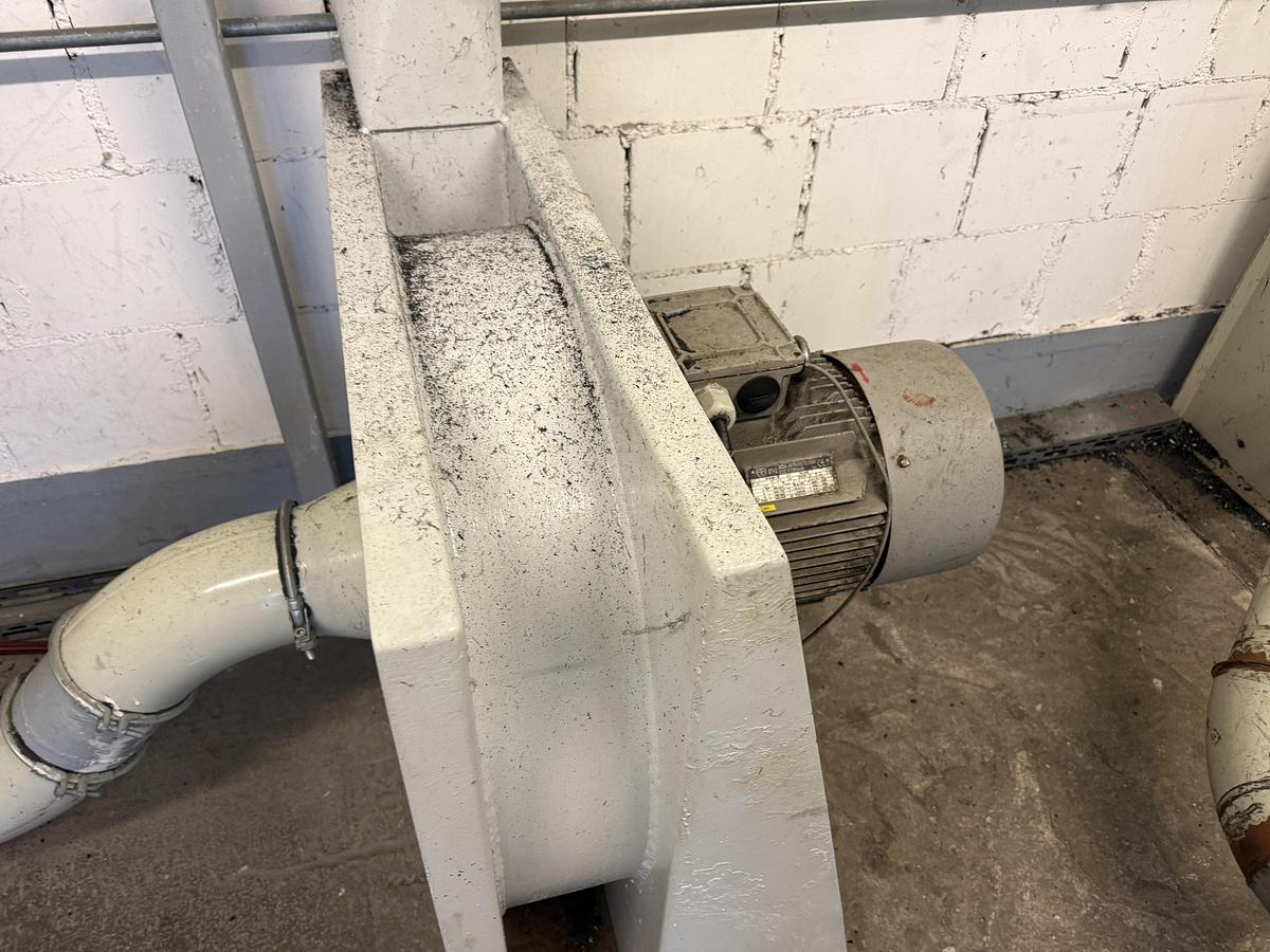 Used 800mm wide Rapid GK8045 KURF granulator with 45kw motor and 5 blade rotor. Nip rolls. Soundproofed with upgraded control panel 1995