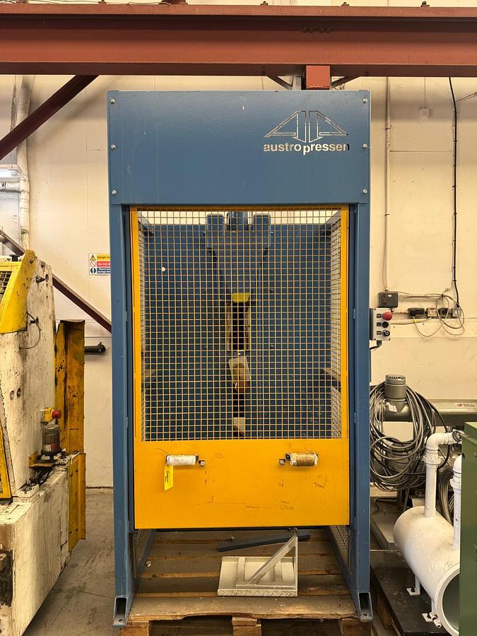 Used 1200mm wide Austropressen Roll splitting machine 2021 Model RS12 with guarding