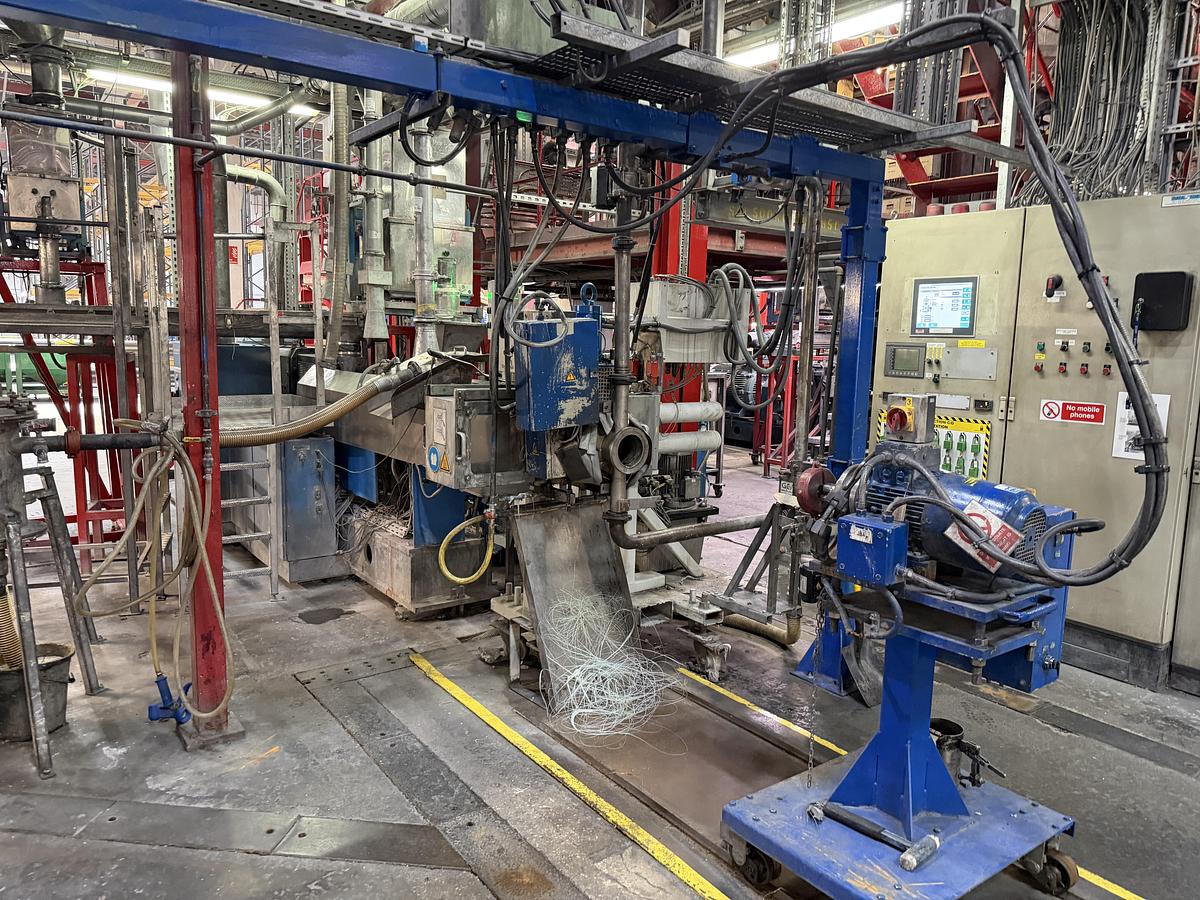 Used 50mm Coperion ZSK 50MC twin screw compounding line 44D. 215kw motor. 1200rpm screw speed. Brabender feeders, Gala PAC model 6 pelletiser Year 2000