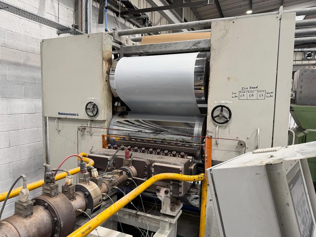 Used 1000mm wide Battenfeld sheet extrusion line. 120mm extruder, gear pump, 900mm die, 1000mm x 450mm stack, haul off 2 station winder.