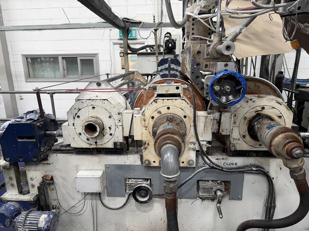 Used 1100mm wide Kentya coextrusion PET sheetlinewith 73mm twinscrew primary extruder, triple vented. 90kw AC motor, screen changer, gear pump 1100mm die, 3 roll stack, haul off, silicone bath, 2 state winder 2010