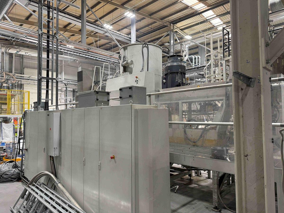 Used 1050mm wide Vacurema SML PET extrusion line with RGA 120mm extruder, 1050mm die and calender, haul off accumulator 2 station winder 2007