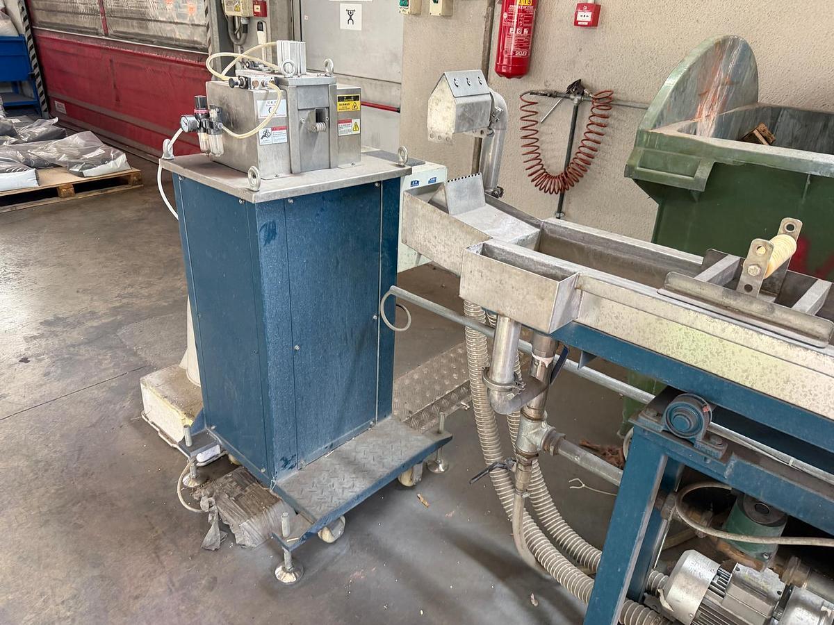 Used 22mm Nanjing lab twin screw co rotating compounding extrusion line 2024 40:1 10kw motor 600rpm