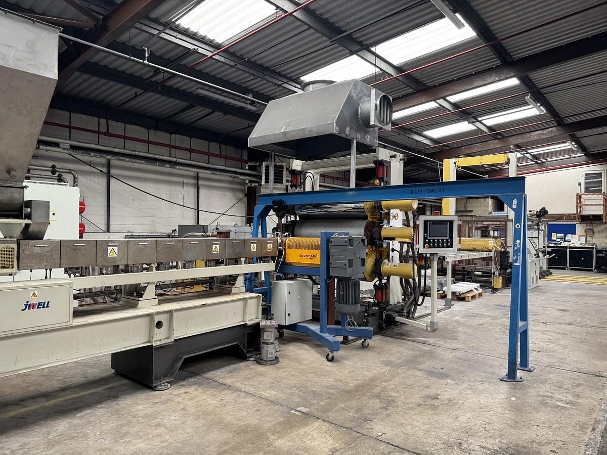 Used 1500mm twin screw Jwell sheet line. 80mm twin extruder, gear pump, 1300mm die. 1500mm 3 roll stack, haul off accumulator. Winder 2014