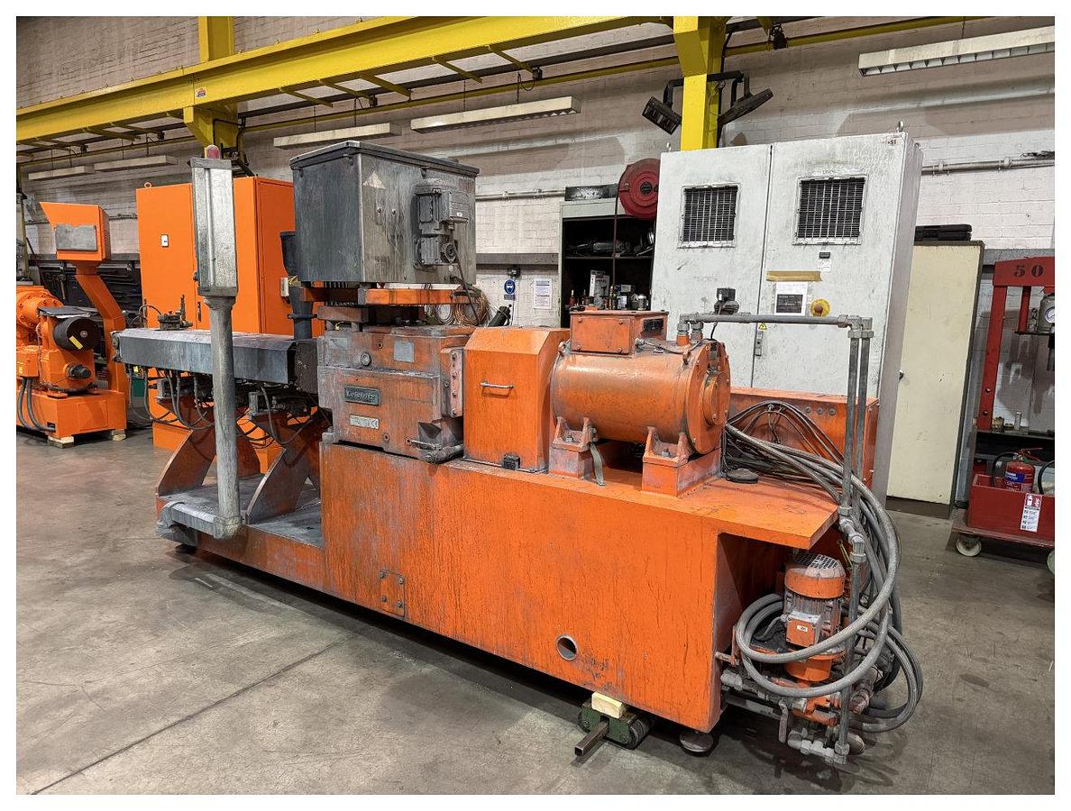 Used 40mm Leistritz  co rotating twin screw extruder model  ZSE 40HP 36D. 