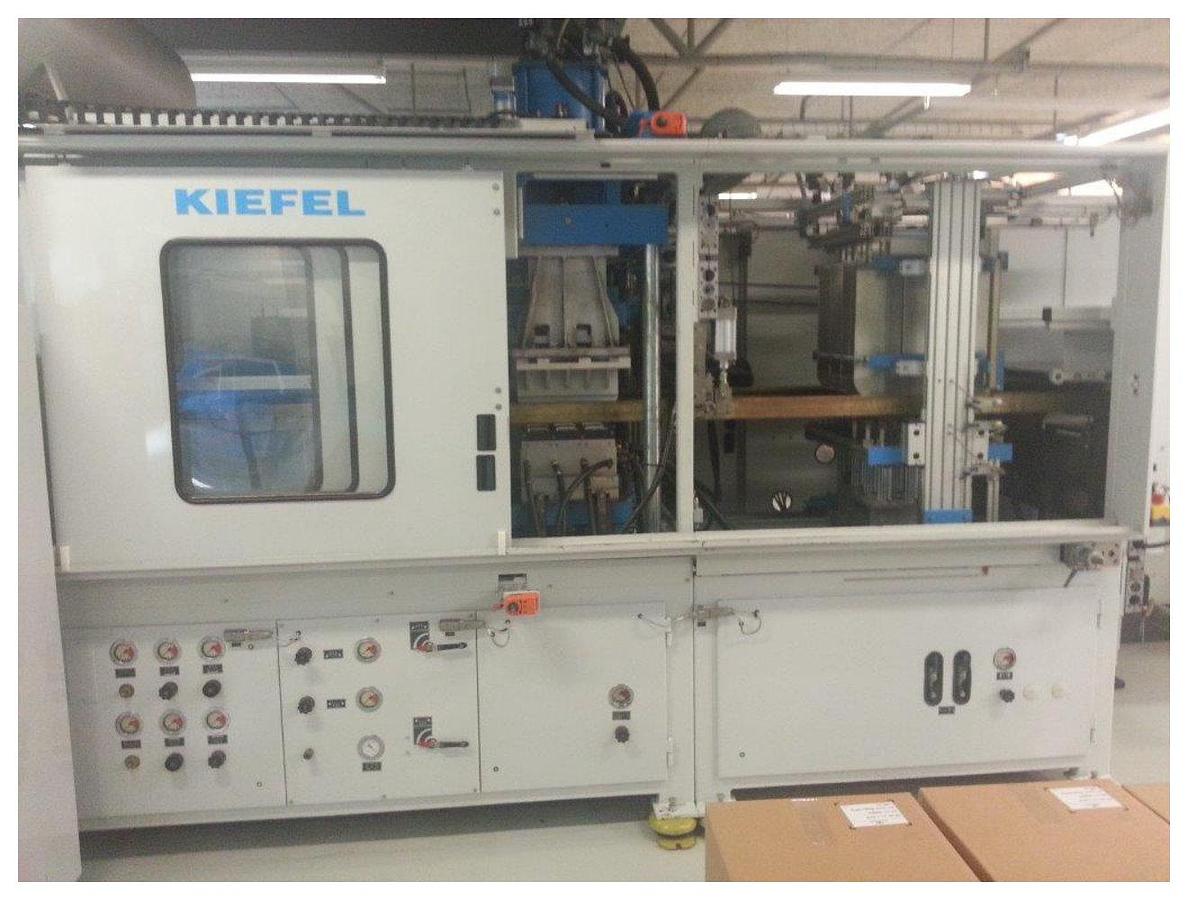 Used 520x400mm Kiefel Kl 52 BFS Auto Pressure/ Vacuum Former With Steel Rule Cut In Place, Stacker And Waste Rewind Ps,eps,pp,pe,pvc,apet, 1996 24000hrs
