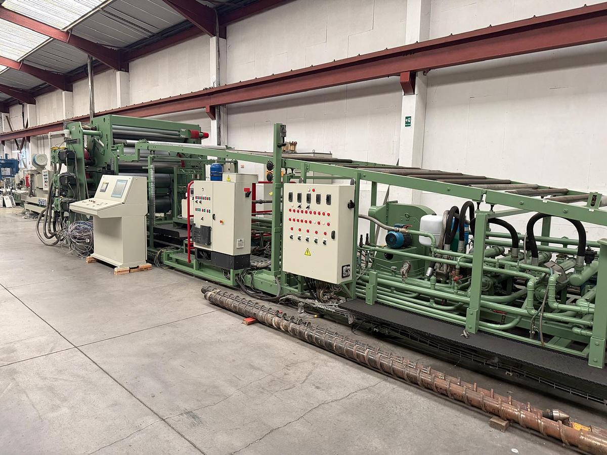 Used 1800mm wide SML Davis Standard coextrusion sheet line. 120/90mm extruders.