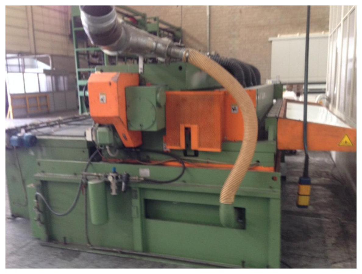 Used 2700mm wide in line and cross cut saw. Was running up to 12mm thick sheets. 3 in line saws and single cross cut with integrated haul off. Year 2000