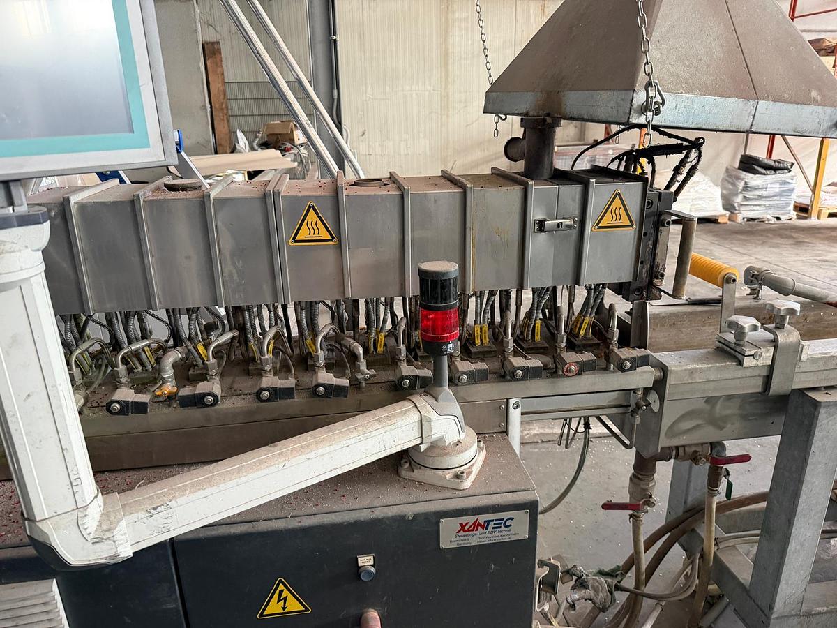 Used 30mm Theysohn TSK030 44D co rotating twin screw compounding extruder with strand pelletiser. 2015