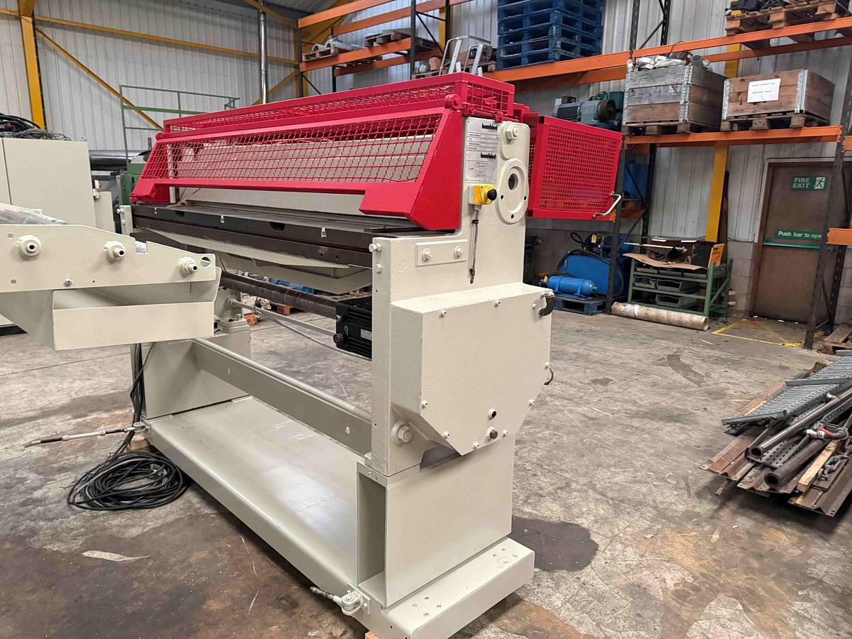 Used 1850mm wide Davis Standard high output sheet line with 175mm extruder, gear pump, die, 1850mm calender with pump group, haul off and guillotine.