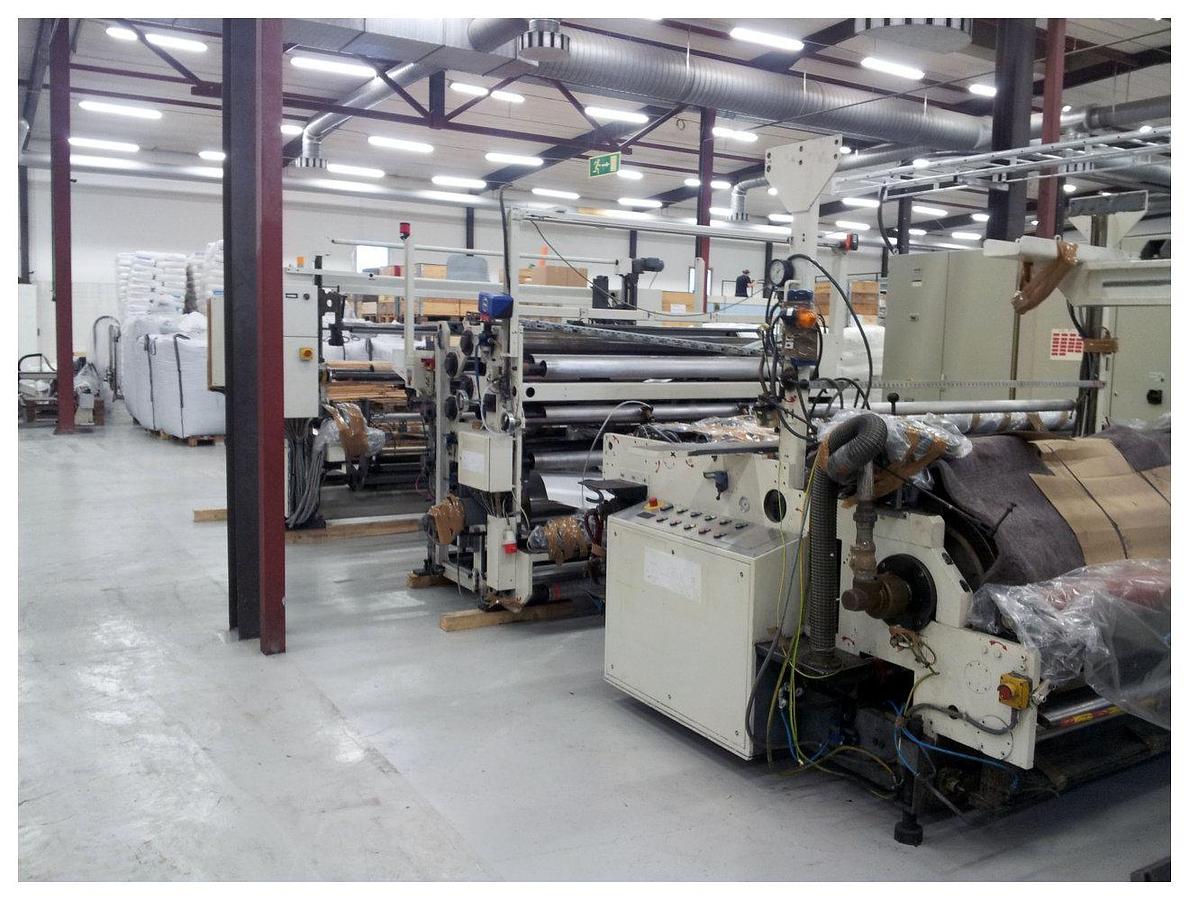 Used 1600mm wide PP/PE cast film line with 120mm extruder, flex lip die. 1600mm x 500mm cast 2 roll stack, haul off and winder.