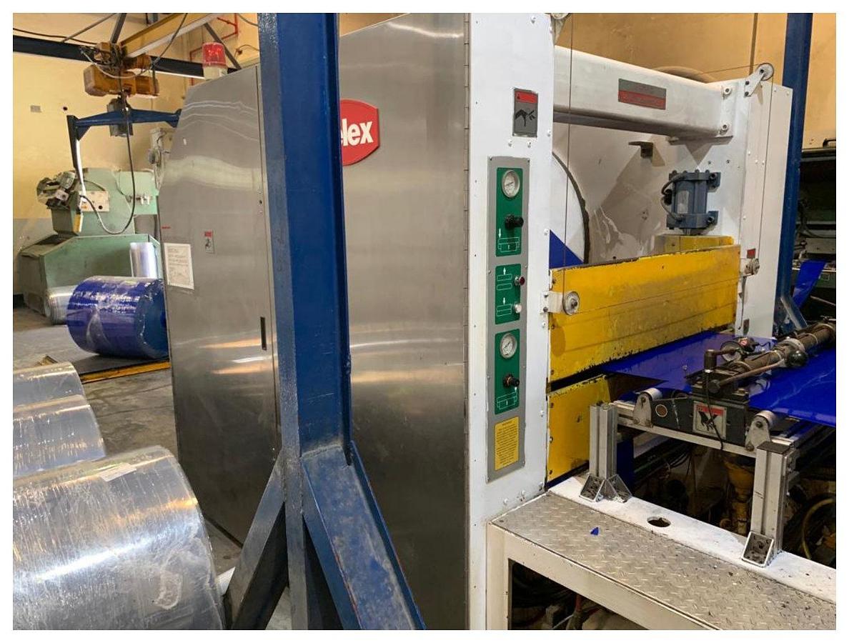 Used 1040mm Welex V-PET sheet extrusion line. 125mm ext with vac,s/changer, gear pump, 1040mm flex lip die, 300,600,600mm 3 roll stack, lam, scan, winder 2005