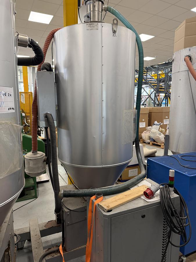 Used 300litre Vismec model Dryplus 080 6kw. Dehumidifying dryer 2017