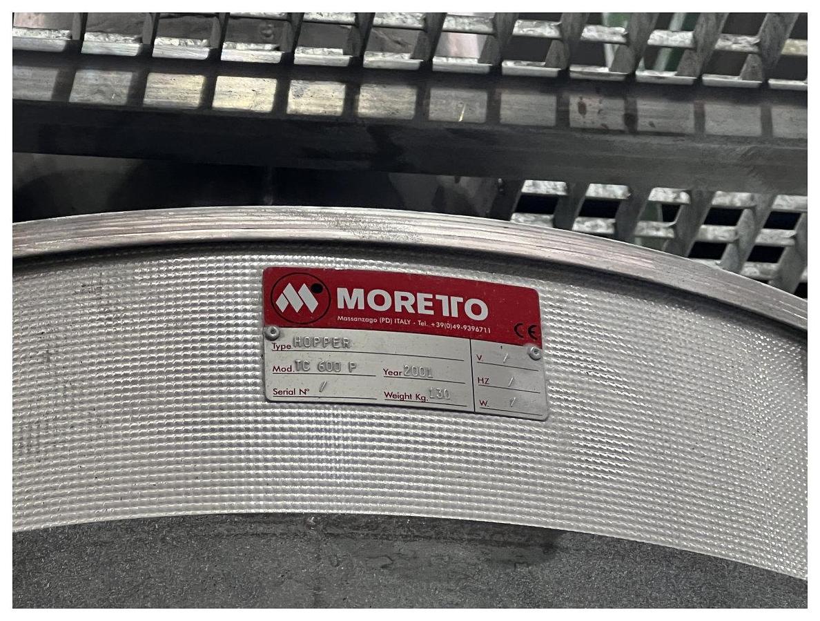 Used 600 Litre Moretto Hot Air Dryer With Eh9a Dryer Unit And 600 Litre Hopper Model Tc600p 2001
