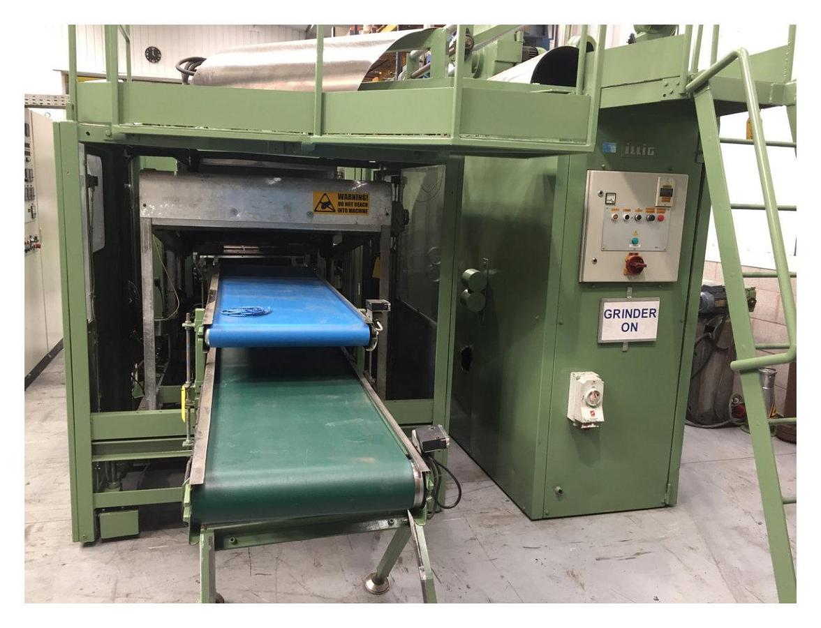 Used 500 x 280mm Illig Model RDM 50K pressure forming machine with mechanical plug,. Illig stacker. 125mm max draw 1988