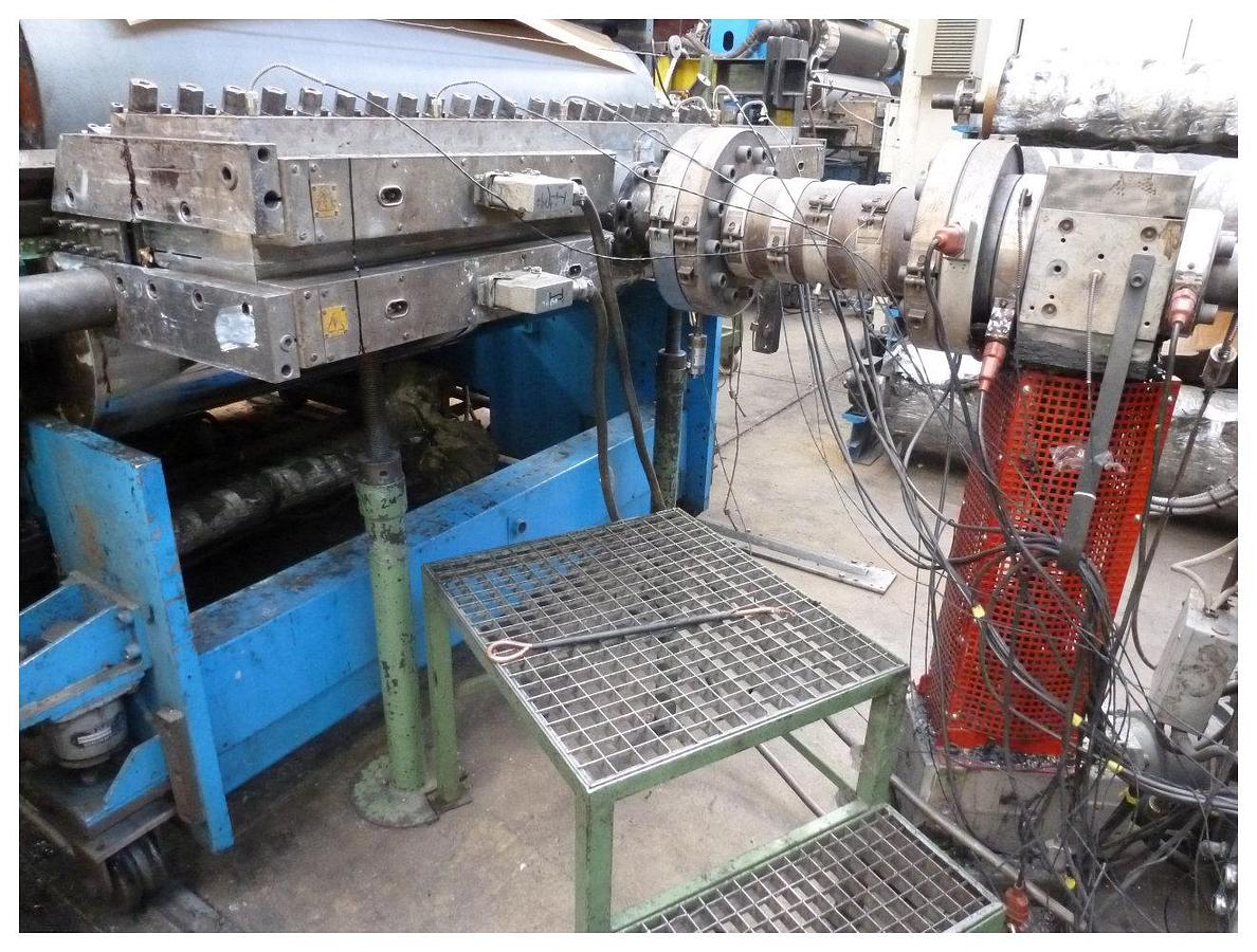 Used 1750mm wide Battenfeld sheet extrusion line. 120mm extruder, Extrex  pump,  1750mm FastGap die, 1750x400mm 3 roll stack, haul off, guillotine Spare rolls 1997