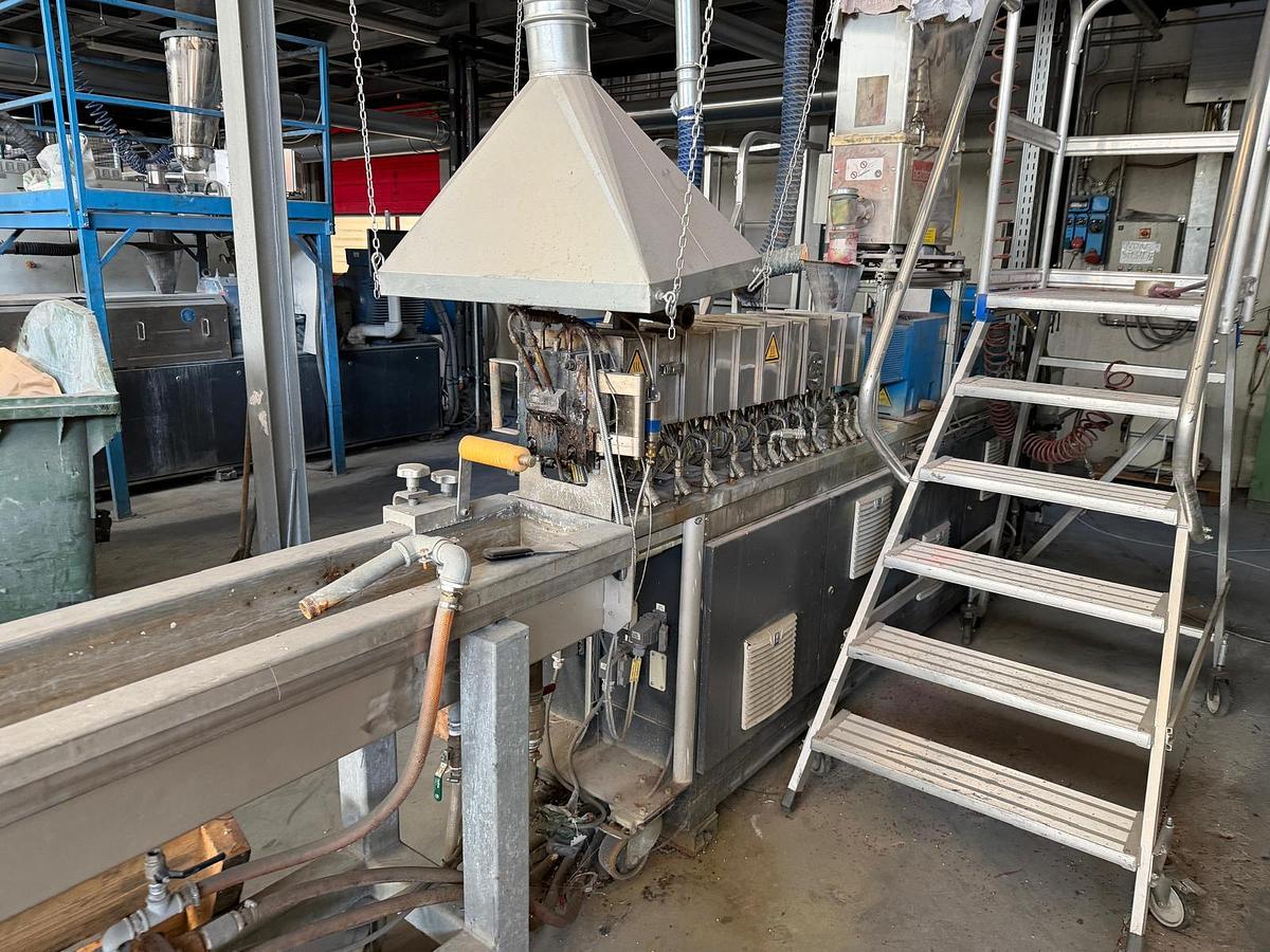 Used 30mm Theysohn TSK030 44D co rotating twin screw compounding extruder with strand pelletiser. 2015