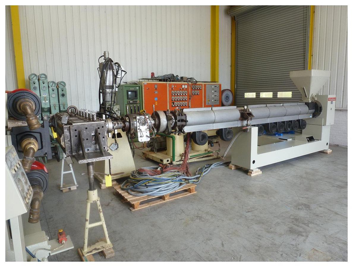 Used 1800mm wide Reifenhauser sheet extrusion line. 120mm Reifenhauser extruder, melt pump, 1700mm die, 3 roll stack, pump group, haul off, cross cut saw.