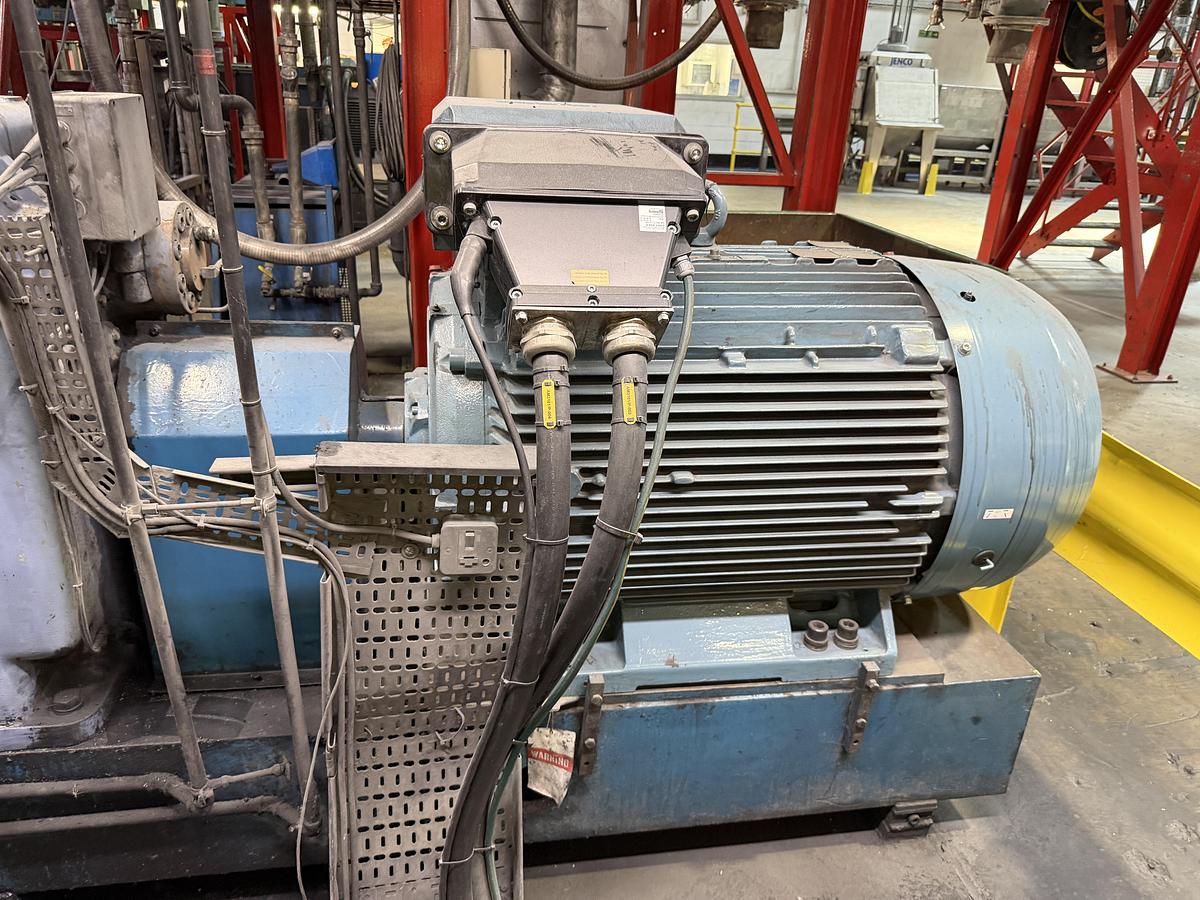 Used 90mm Coperion model SZL 90 33D twin screw compounding line. 580kw motor. 600rpm screw speed. Brabender feeders, Gala SMUP model 6 underwater pelletiser 1990
