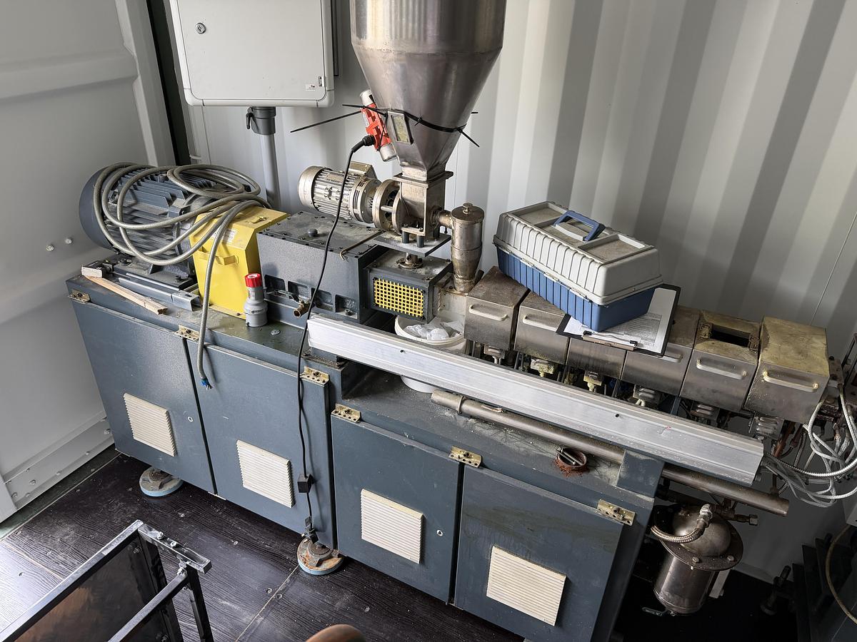 Used 20mm Useon twin screw lab pelletising line with water bath, air knife and pelletiser 2017