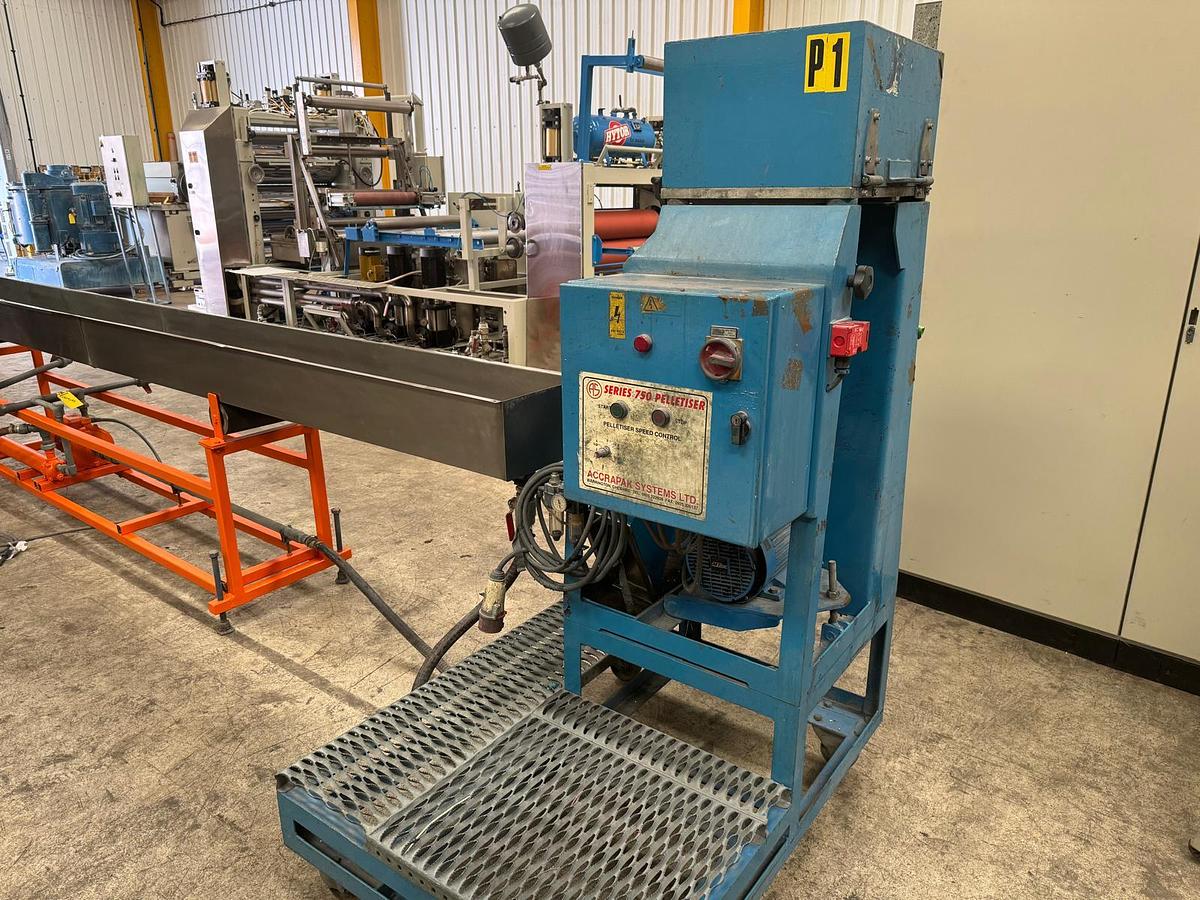 Used 75mm Accrapak model 750/3 pelletiser with start stop and soundproofing.