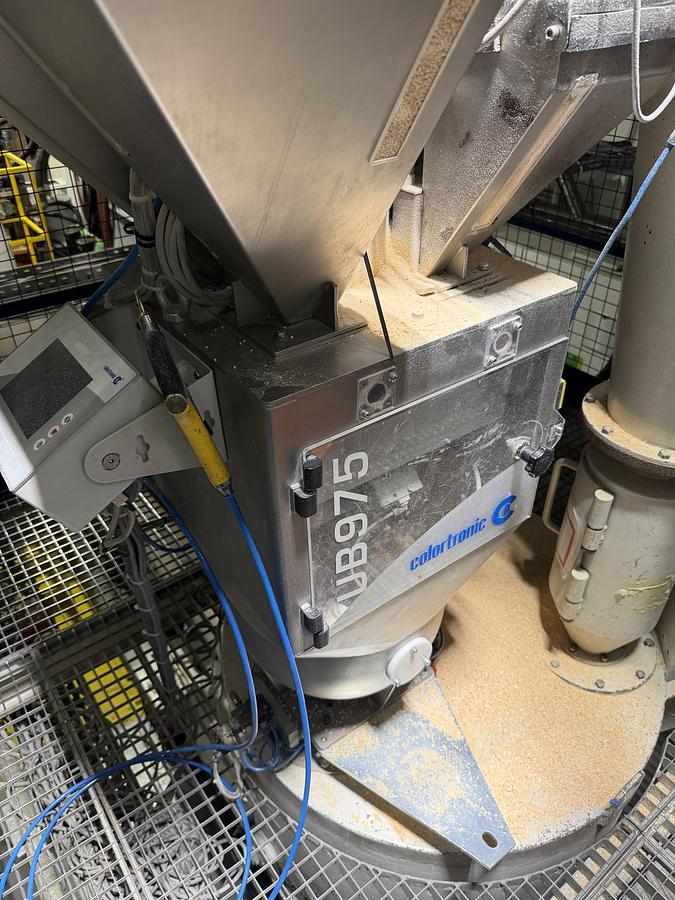 Used 4 component Colortronic gravimetric blender model UB975