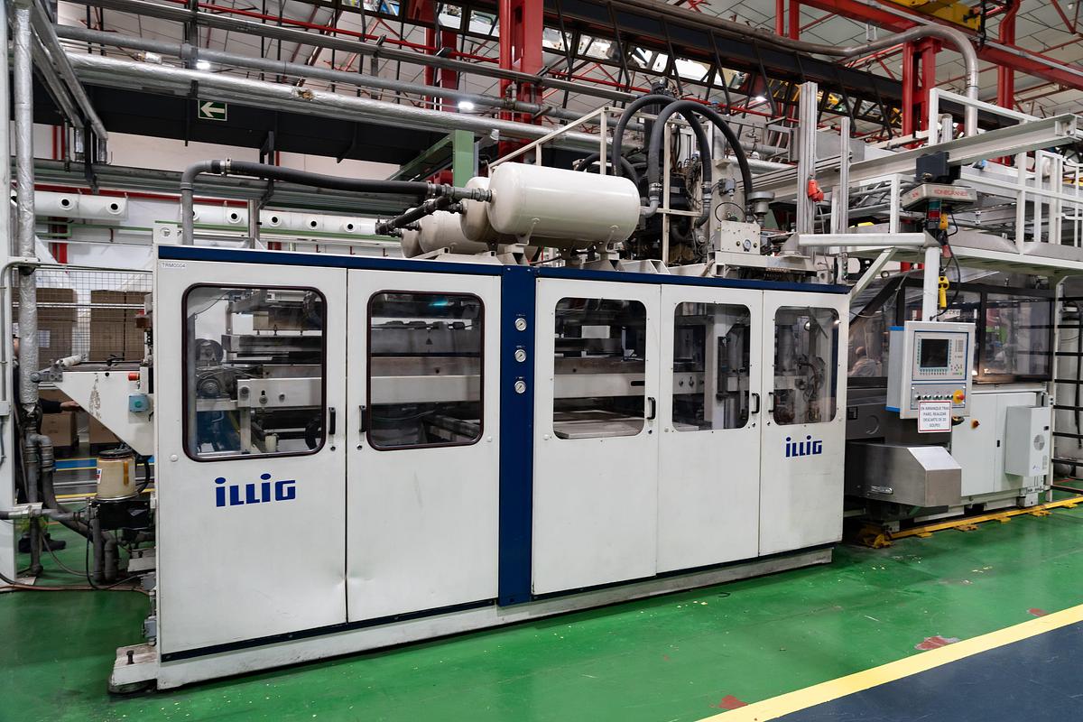 Used Complete PP PS PET Illig RDM 75K and 80K factory comprising 4 in line thermoformers with Amut extrusion systems, Illig thermoformers and stacking. Complete suite of tooling. 2007-2010
