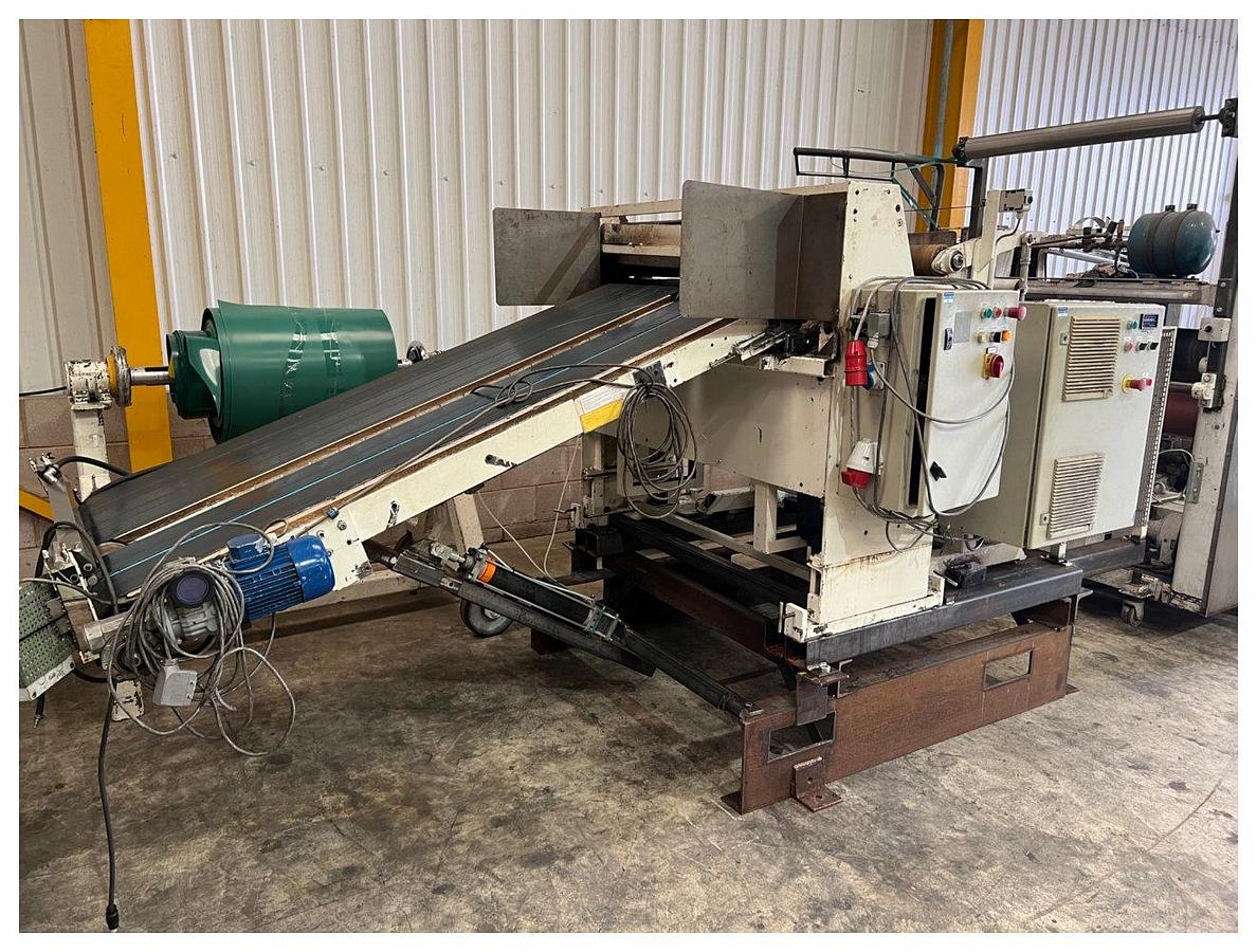 Used 1000mm Wide Servo Indexing Sheet Guillotine And Stacking Conveyor