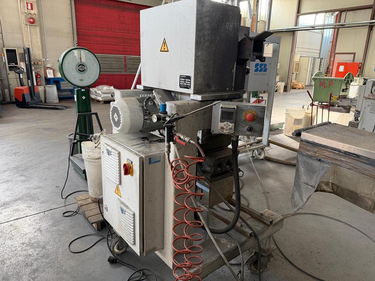 Used 30mm Coperion ZSK30 twin screw compounding extruder with 900rpm corotating screws 75kw ac motor with invertor.