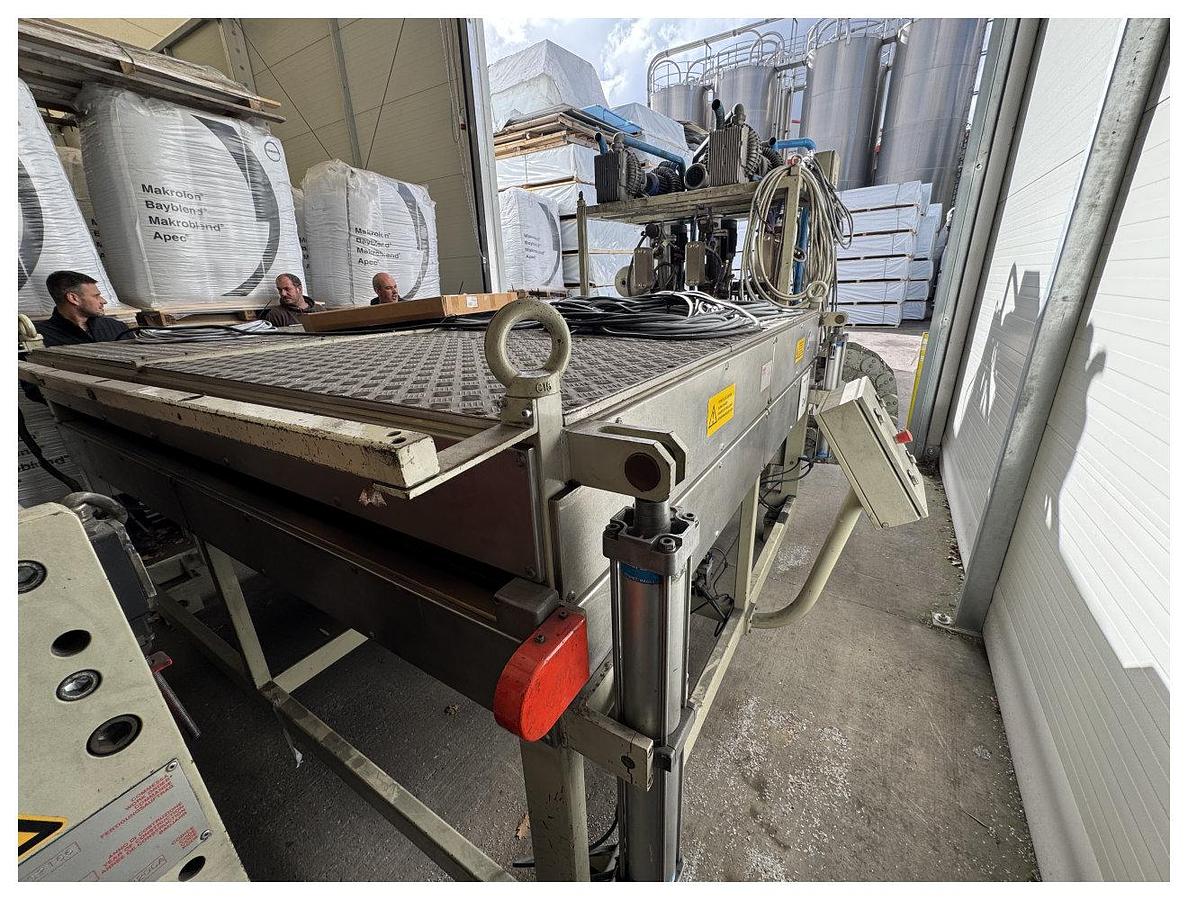 Used 2200mm Wide Omipa Twin Wall Downstream. Calibration Unit, Mutli Roll Haul Off. Oven. Double Haul With Protective Film Stations. Cross Cutt Saw