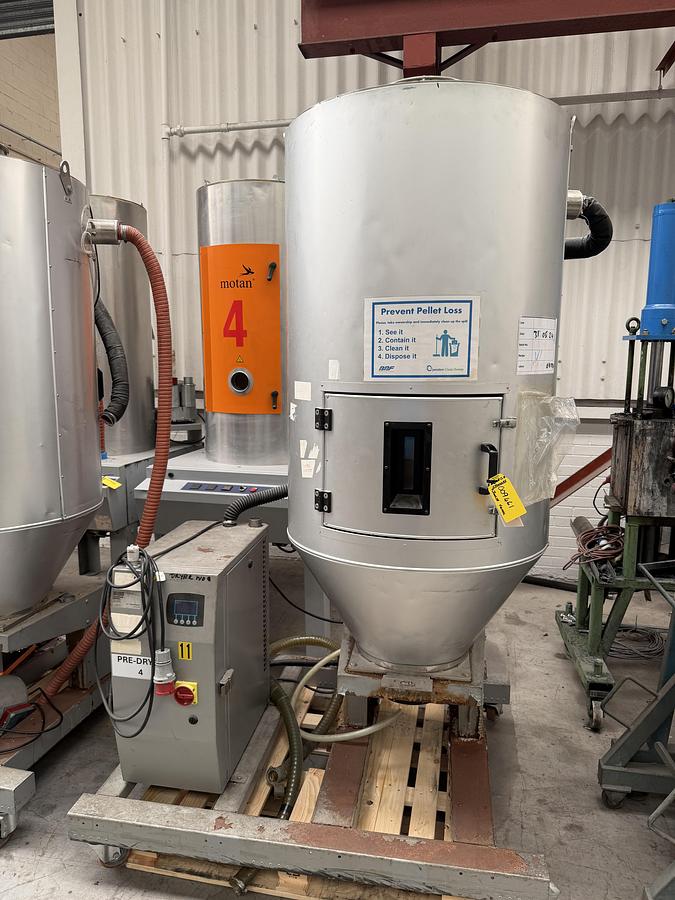 Used 300litre Vismec model Dryplus 080 6kw. Dehumidifying dryer 2017