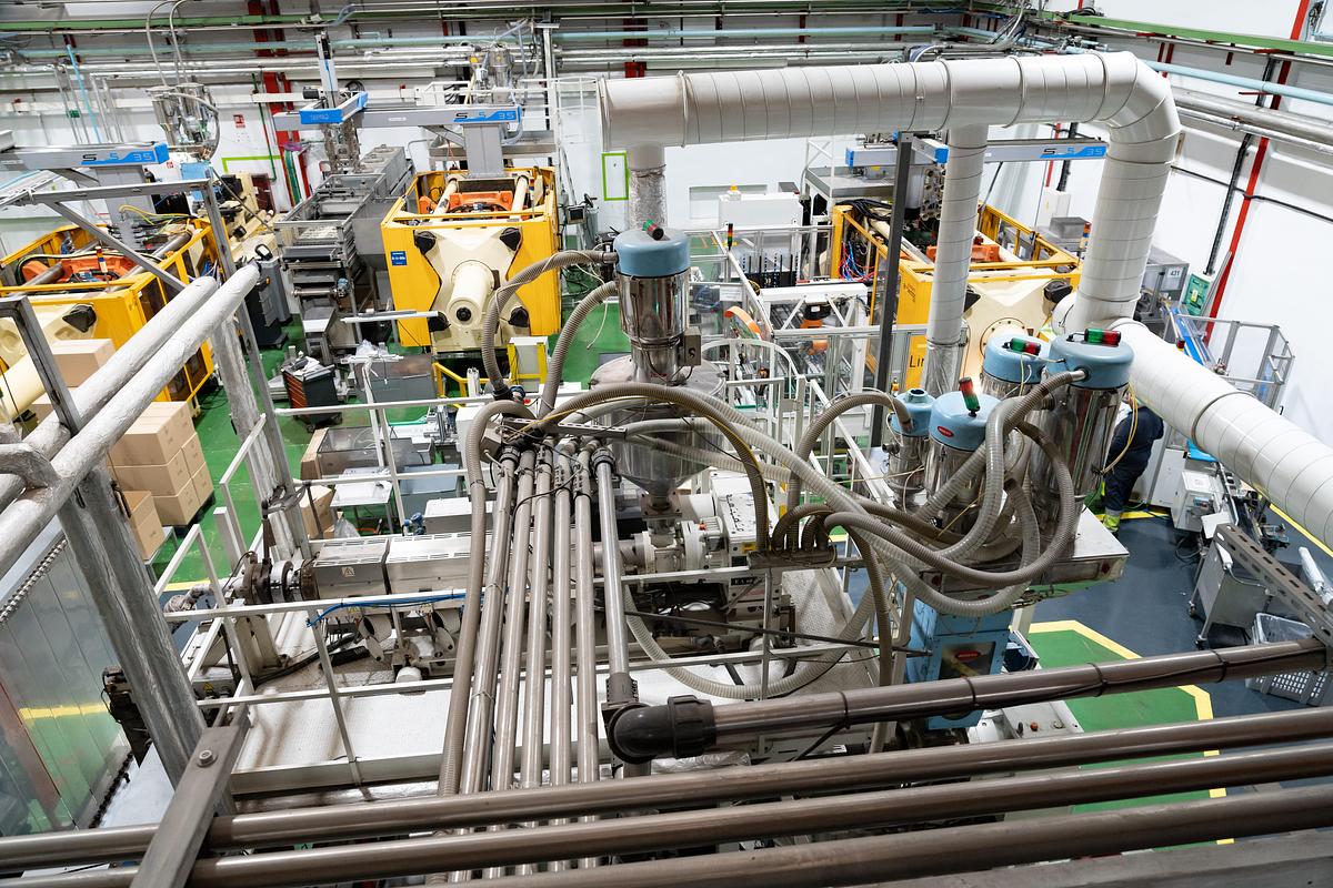 Used Complete PP PS PET Illig RDM 75K and 80K factory comprising 4 in line thermoformers with Amut extrusion systems, Illig thermoformers and stacking. Complete suite of tooling. 2007-2010