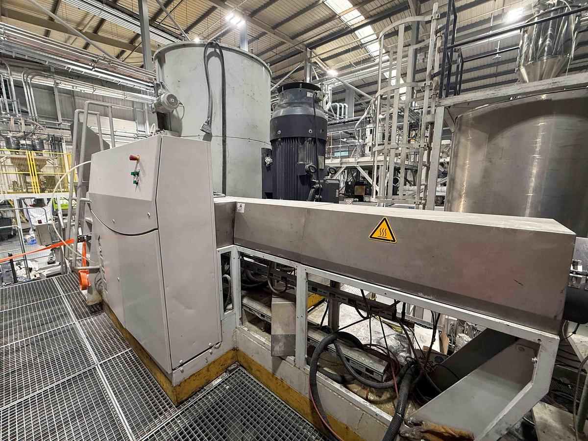 Used 1050mm wide Vacurema SML PET extrusion line with RGA 120mm extruder, 1050mm die and calender, haul off accumulator 2 station winder 2007