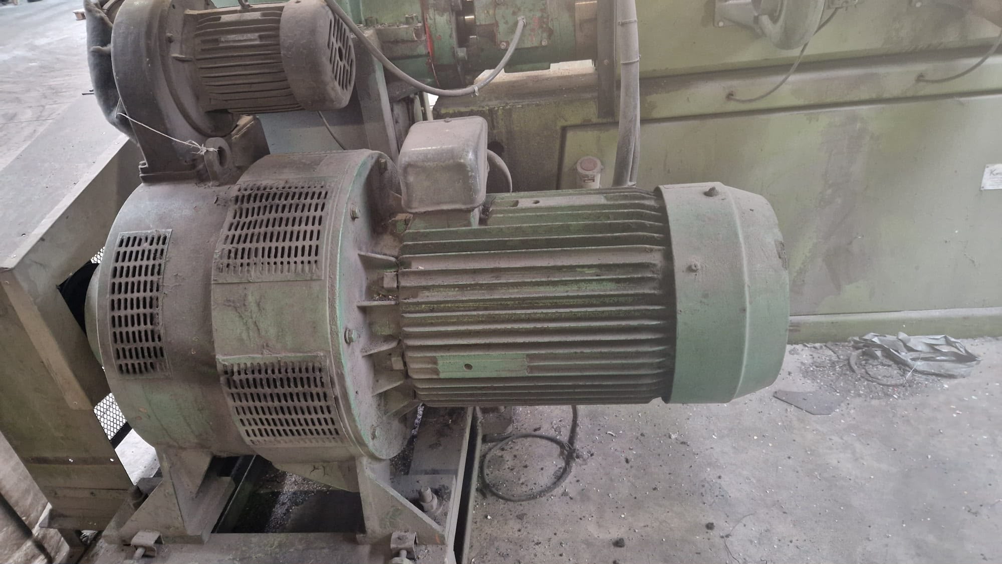 Used 100mm KweenB single screw pelletising line with vent. AC motor, Cresta Screen changer with strand die head, water bath, air knife and Scheer 200 pelletiser. Sieve