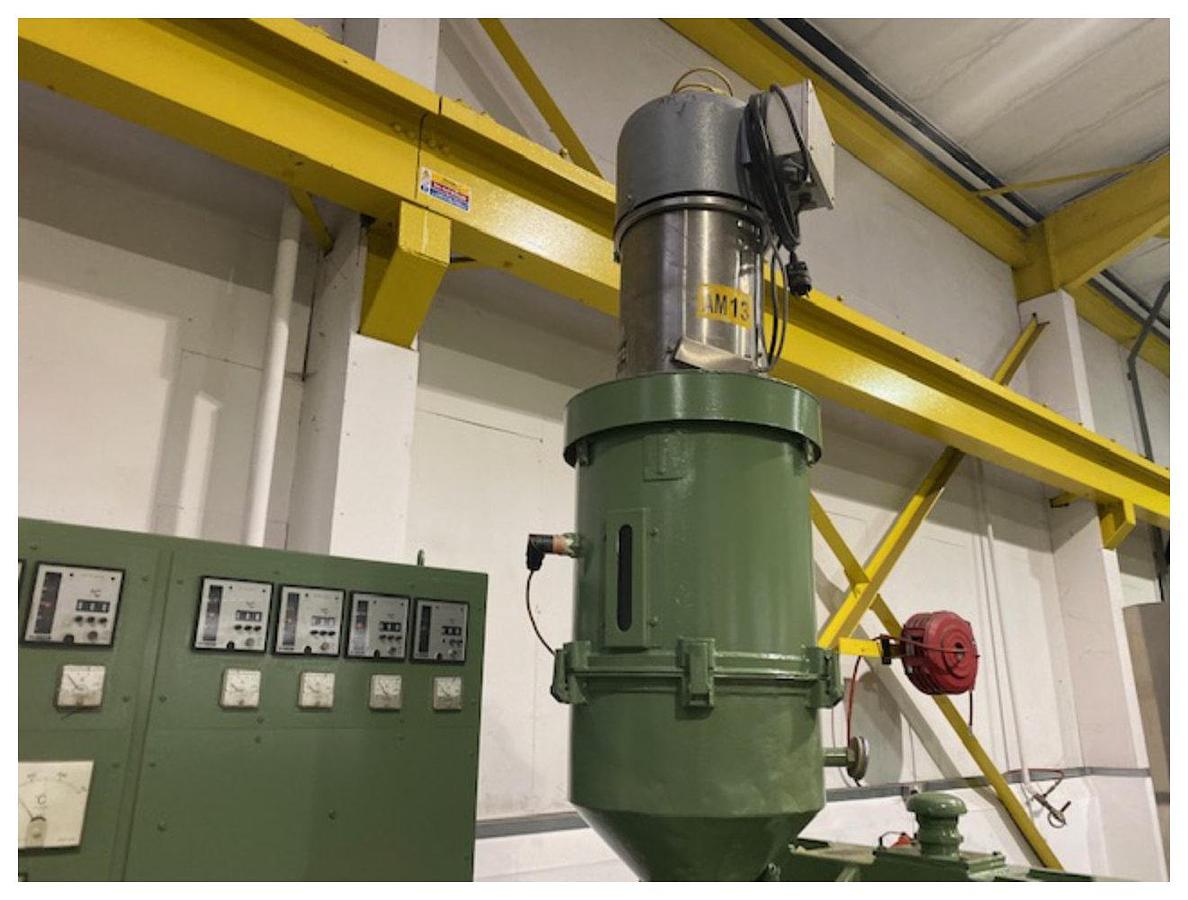 Used 50mm Kaufmann/STMP single screw extruder. 20hp dc motor. Fan cooled. Circa 25:1