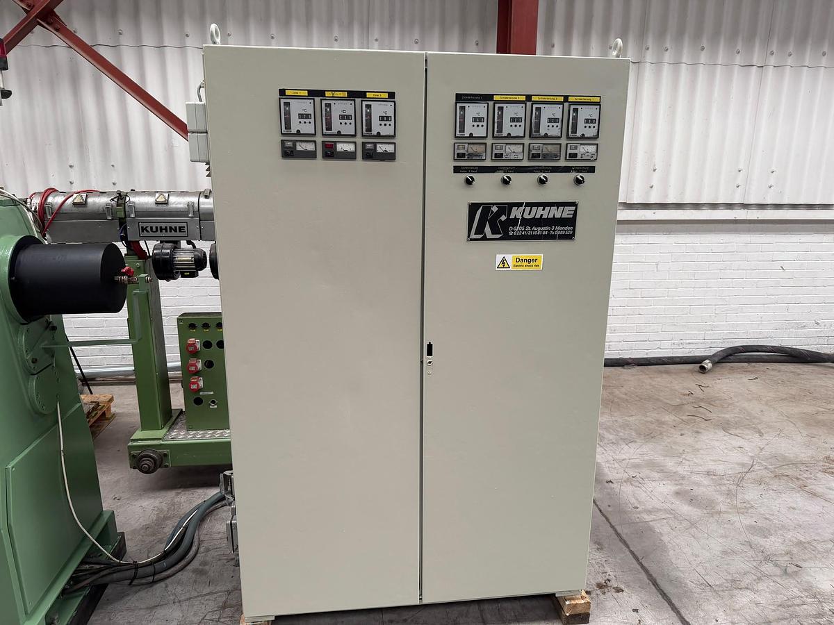 Used 60mm Kuhne single screw extruder with 37kw dc motor and drive with temperature control panel. 1985