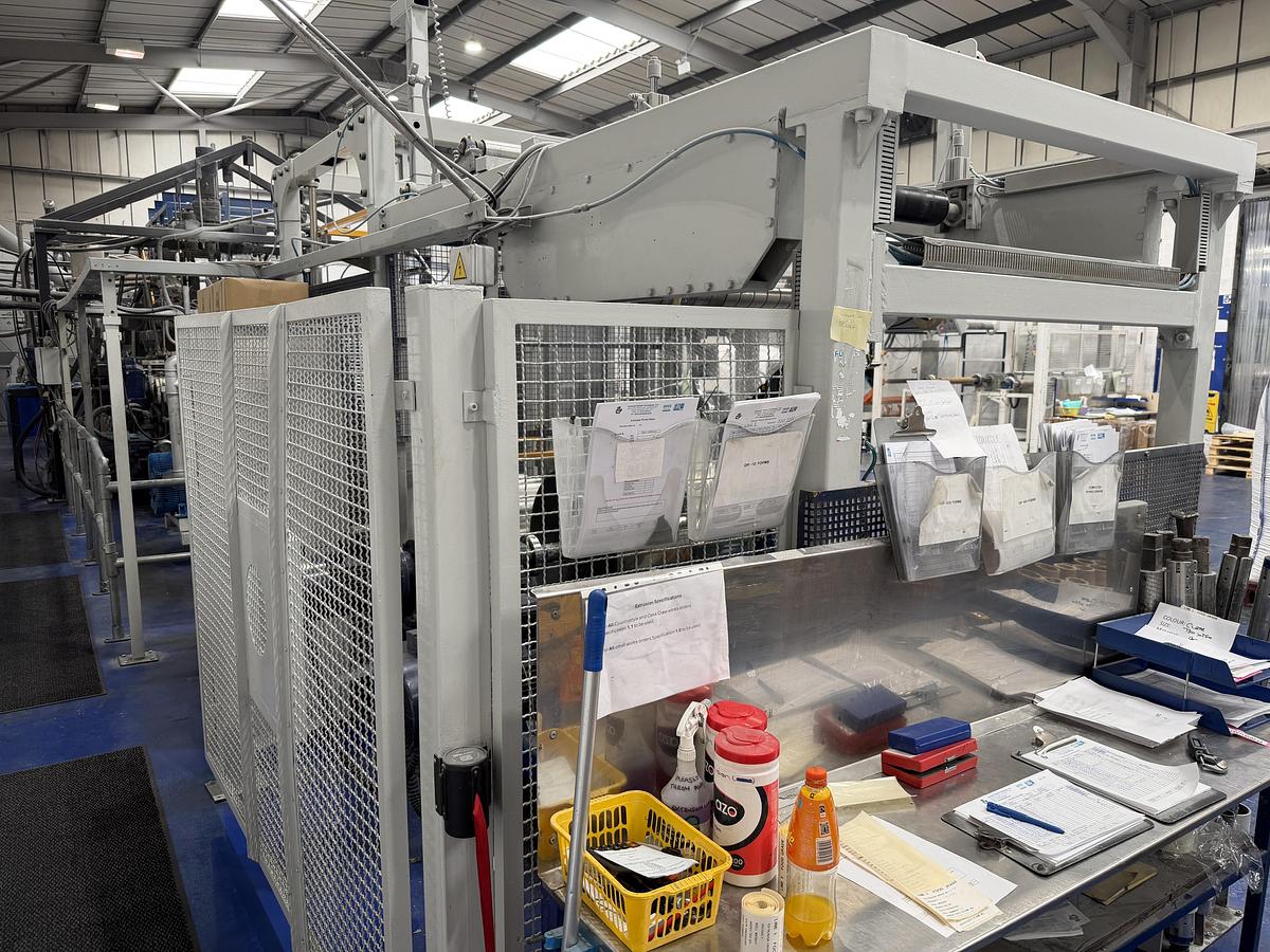Used 1100mm wide Kentya coextrusion PET sheetlinewith 73mm twinscrew primary extruder, triple vented. 90kw AC motor, screen changer, gear pump 1100mm die, 3 roll stack, haul off, silicone bath, 2 state winder 2010