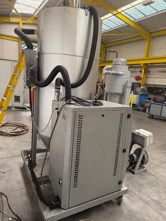 Used 600 litre Plastic Systems dehumidifying dryer with 180m3/hr rotor wheel drying system. 2015