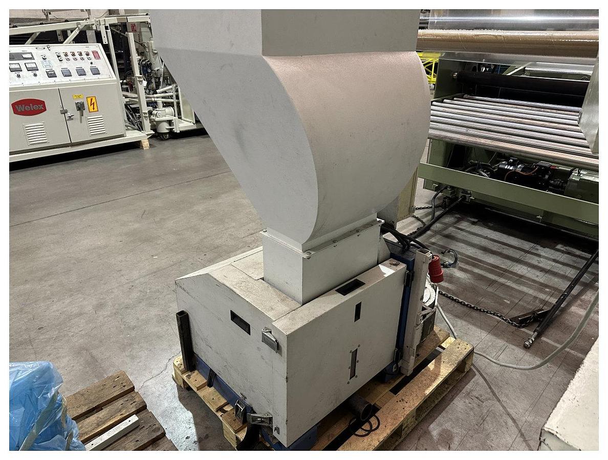 Used 420mm x 200mm Tria model 42-20/ BL-T granulator with soundproofing 1998. 3kw motor with fan blower.