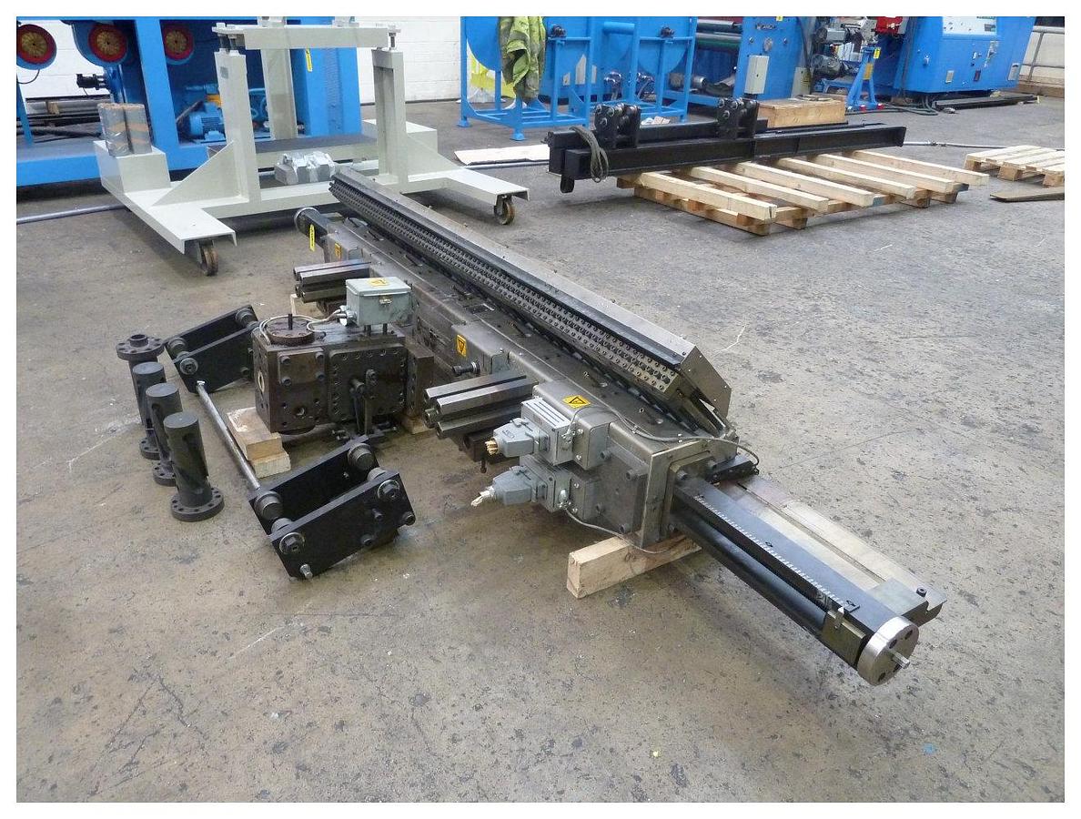 Used 1910mm Cloeren Epoch* III AutoGauge* 5.5 Extrusion Die