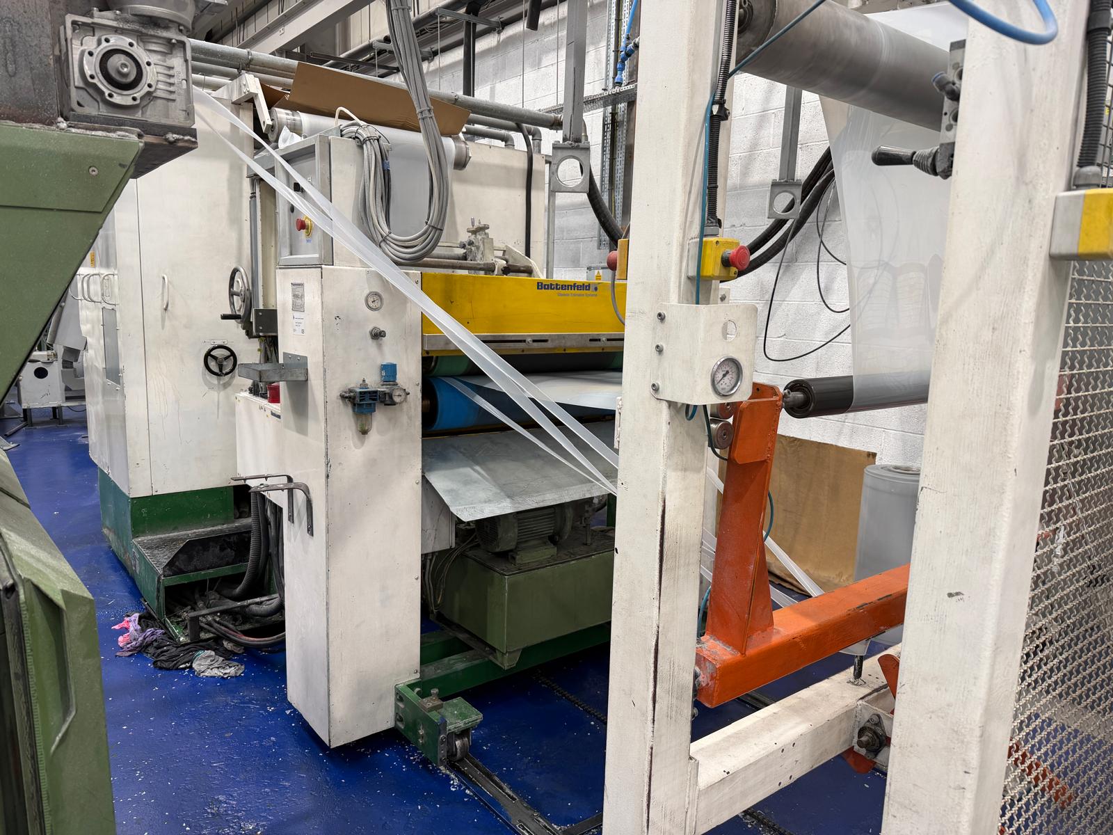 Used 1000mm wide Battenfeld sheet extrusion line. 120mm extruder, gear pump, 900mm die, 1000mm x 450mm stack, haul off 2 station winder.